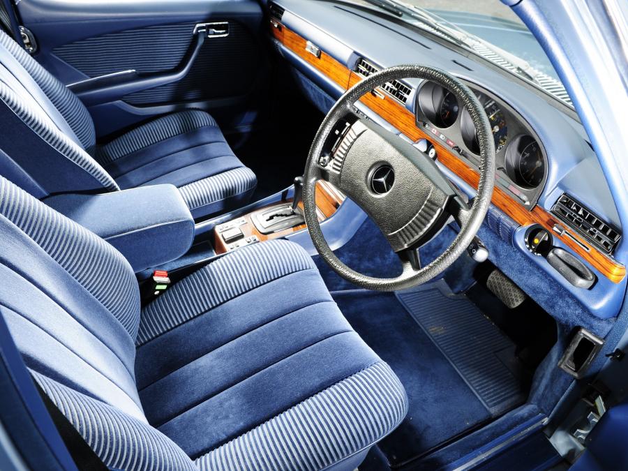 Интерьер Mercedes-Benz 450 SEL 1972 года  (UK) (фото 7 из 26)